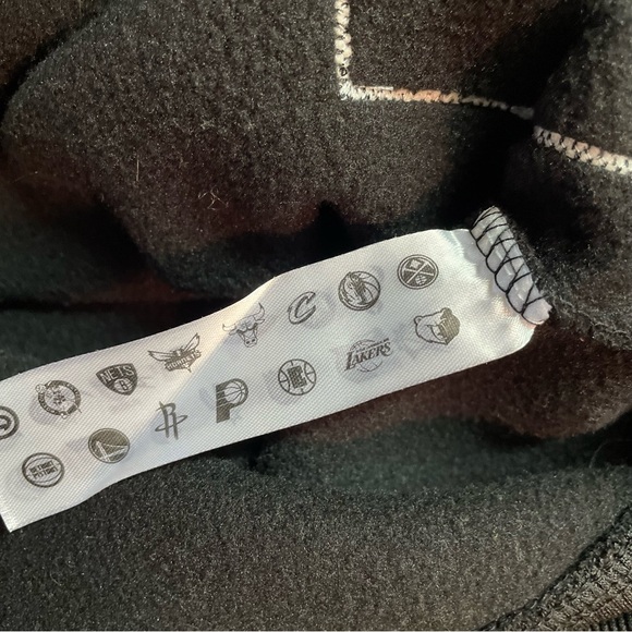 LA Lakers NBA Hooded Sweatshirt with logo front and at lower back - Picture 10 of 10